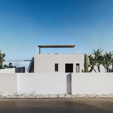 Ellysian Shores Beachfront Villa *