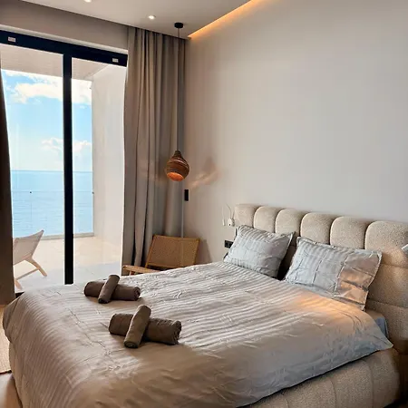 Villa Ellysian Shores Beachfront Glyfa