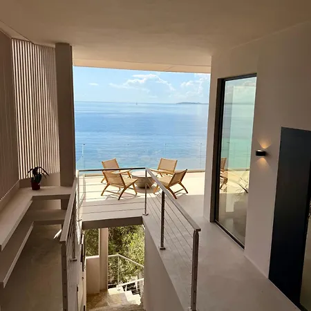 Ellysian Shores Beachfront Villa Glyfa