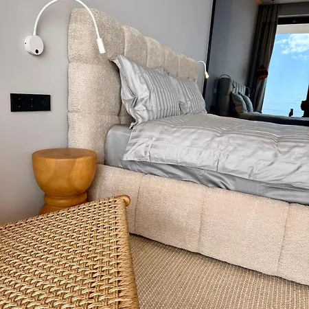 Ellysian Shores Beachfront Villa *