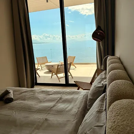Ellysian Shores Beachfront Villa *