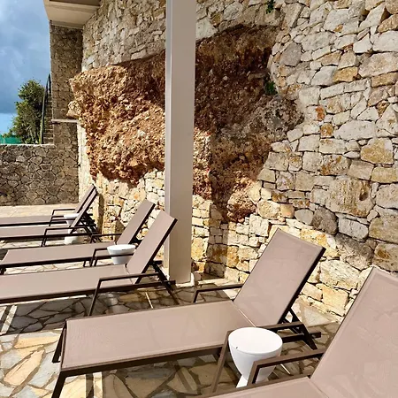 Ellysian Shores Beachfront Villa *
